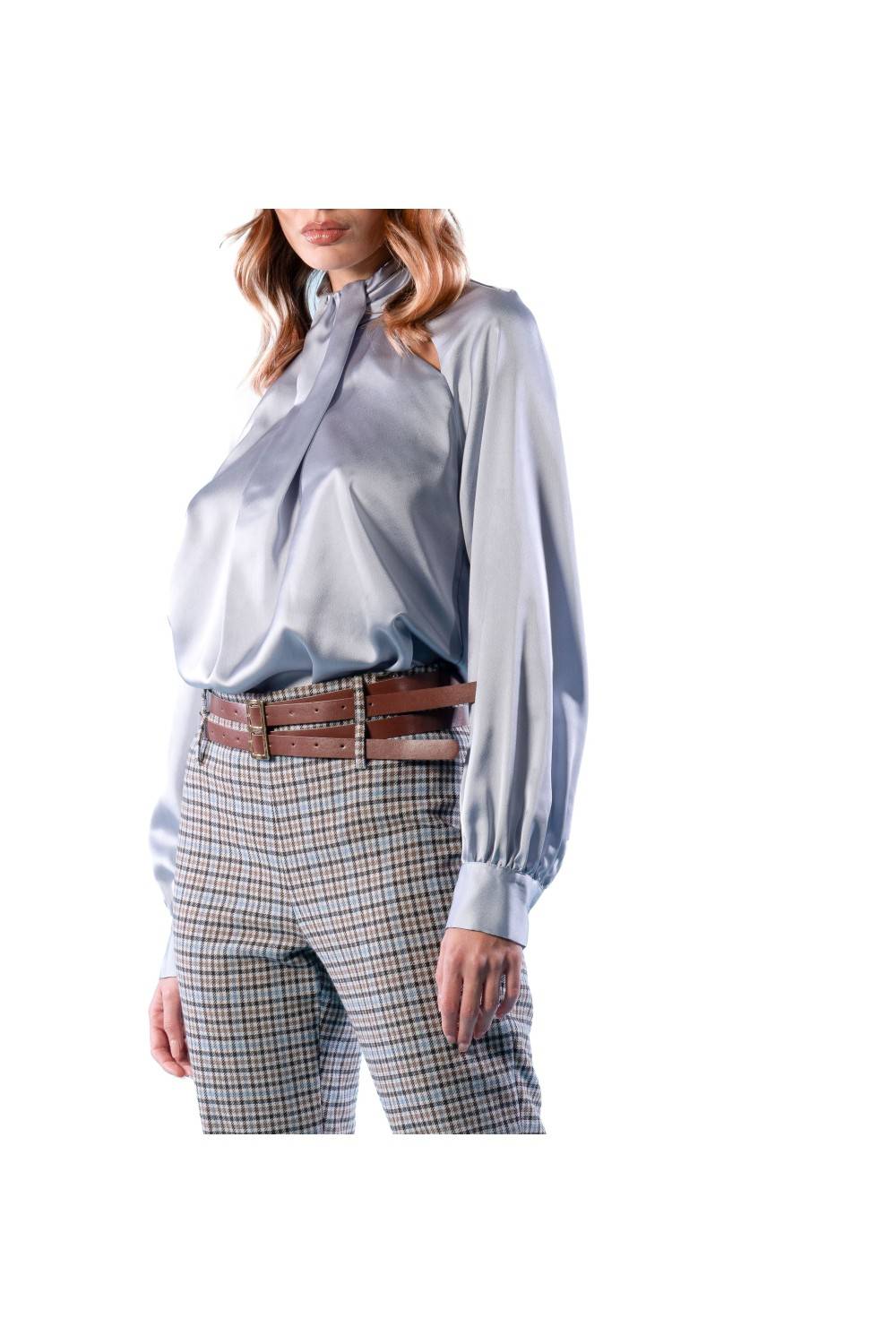 Nualy BLUSA CON CUT-OUT 2025