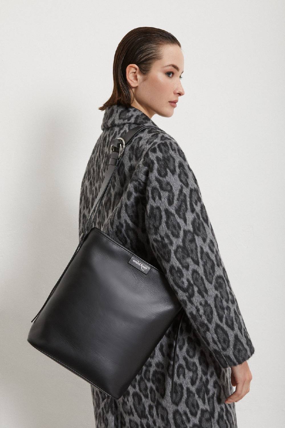 ottod'Ame Leather bucket bag Saldi Di Fabbrica