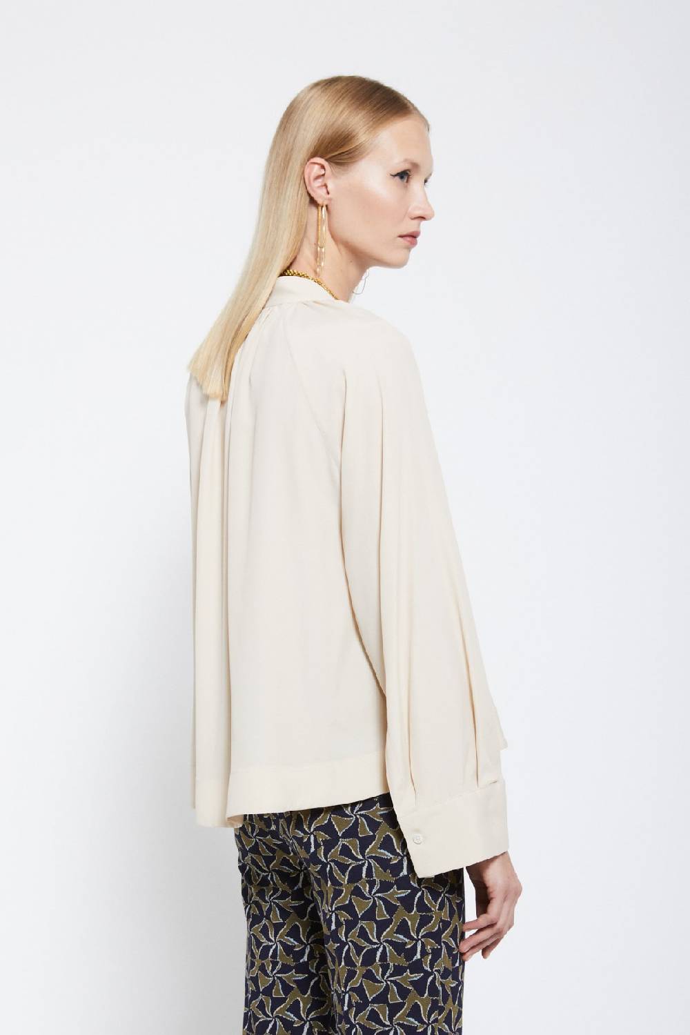 ottod'Ame Silk-blend blouse with drawstring Soddisfazione Garantita