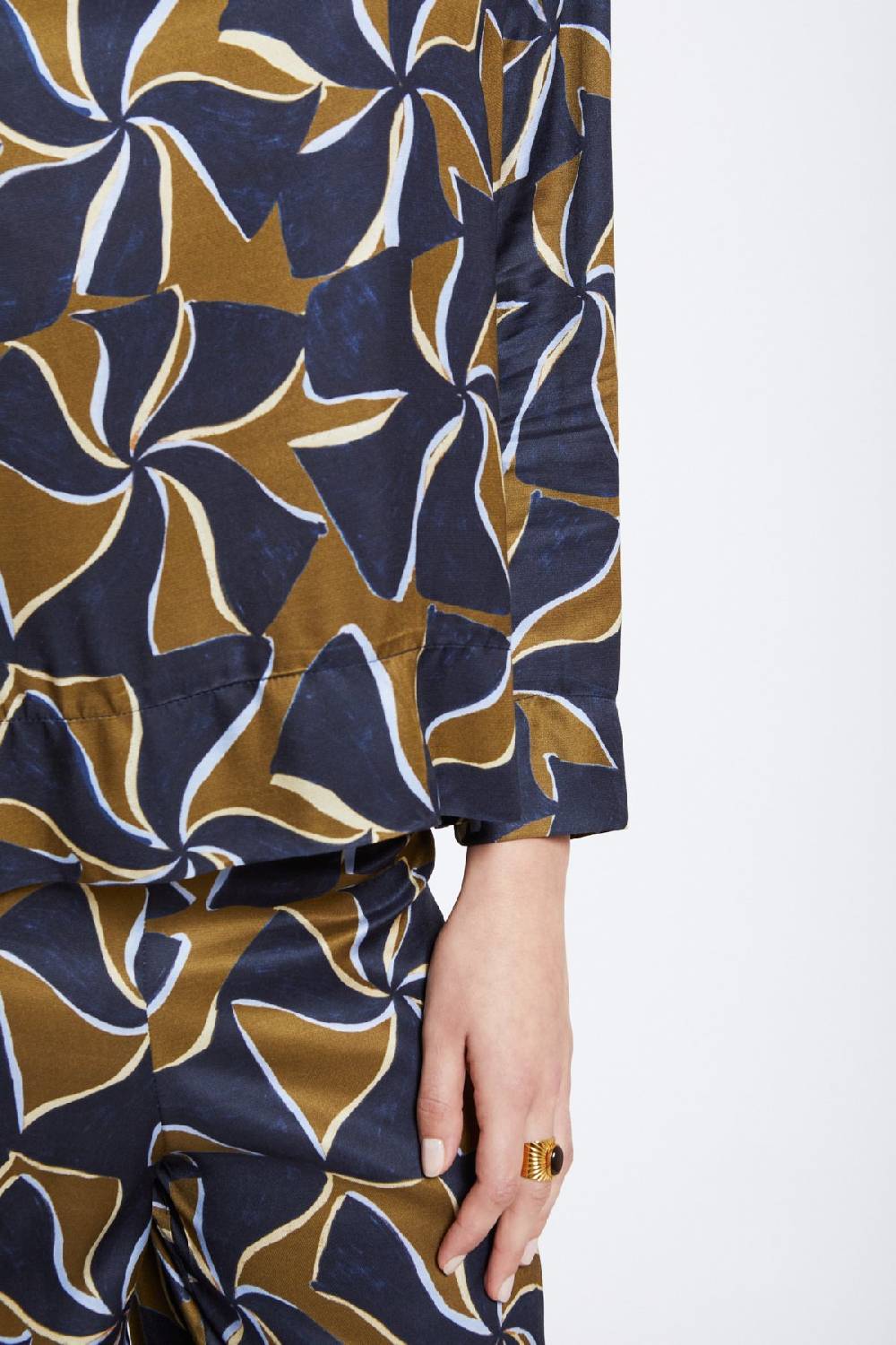 ottod'Ame Viscose blouse with long sleeves Promozione Limitata