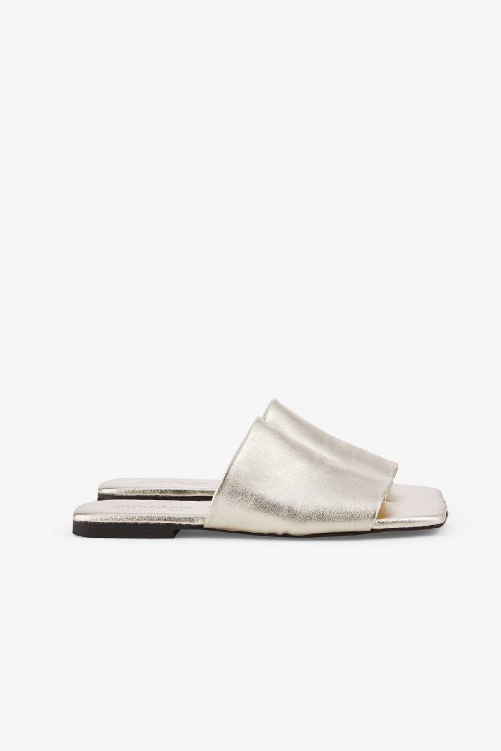 ottod'Ame Leather low sandals Italia