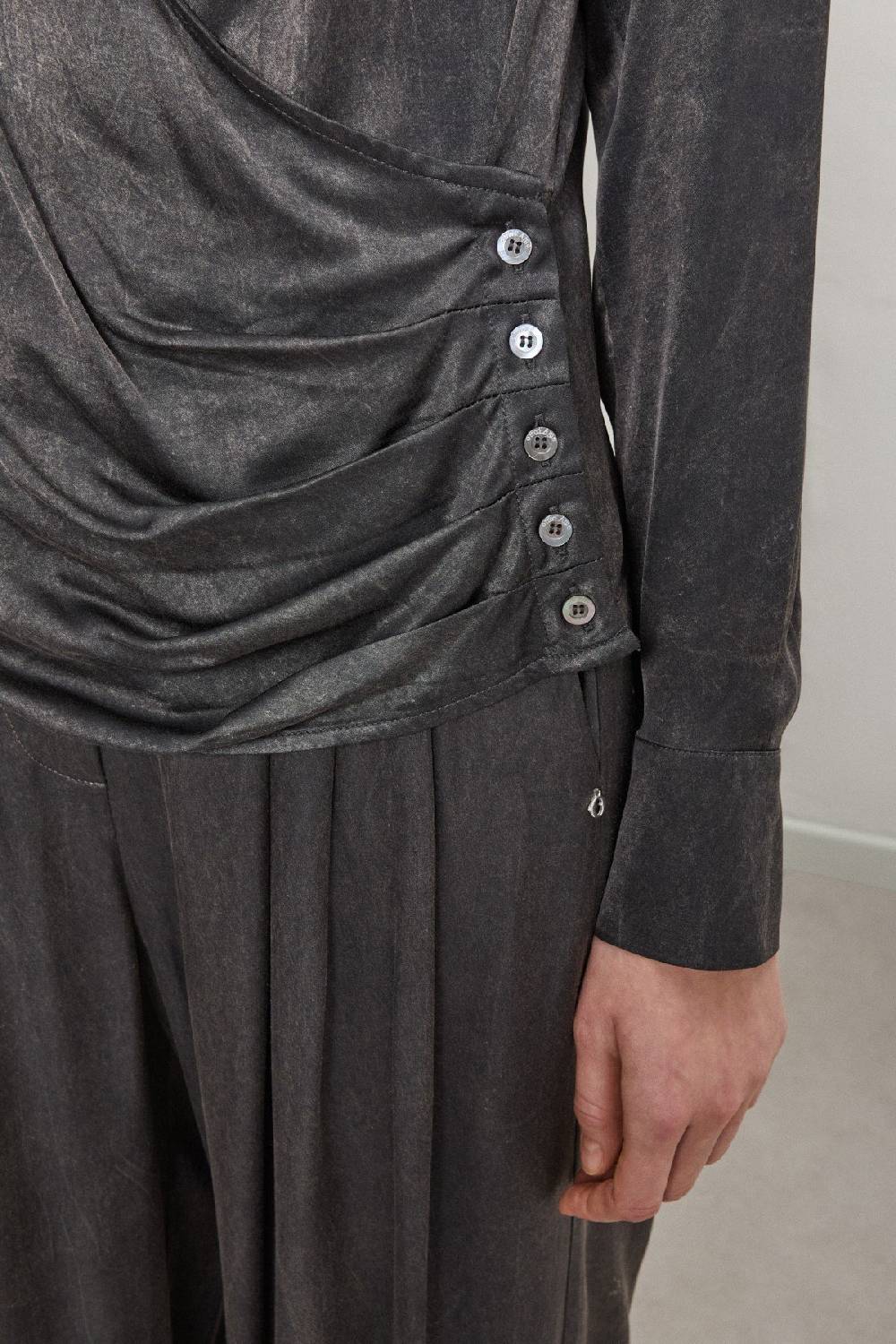 ottod'Ame Viscose blouse with V-neck and side buttoning I Più Venduti