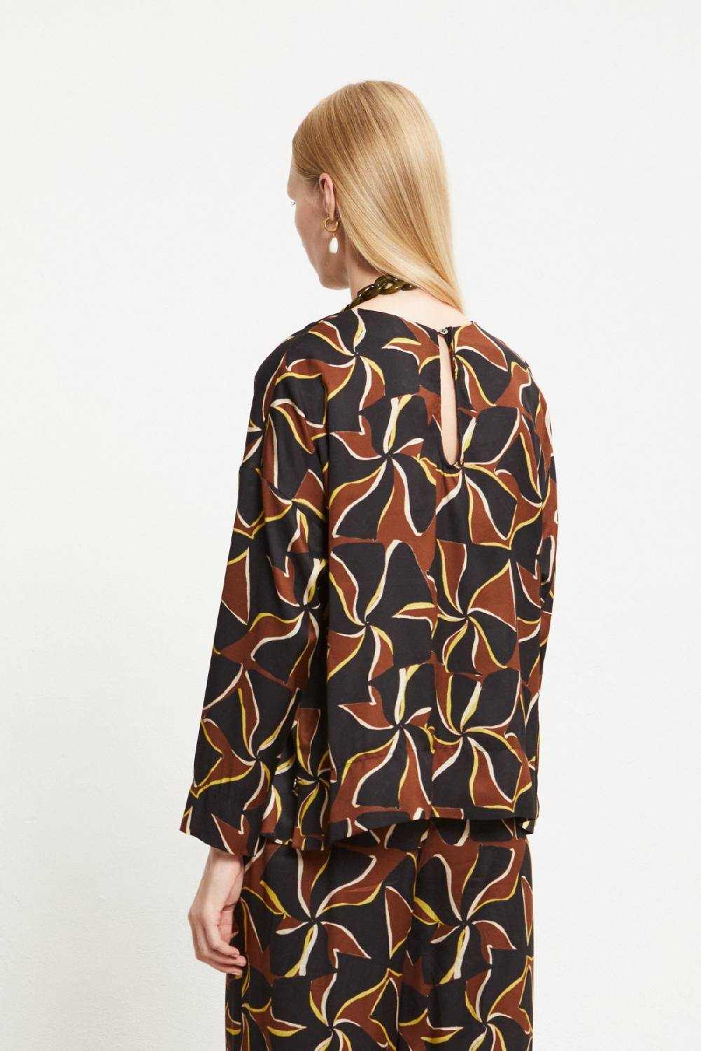 ottod'Ame Viscose blouse with long sleeves Novità