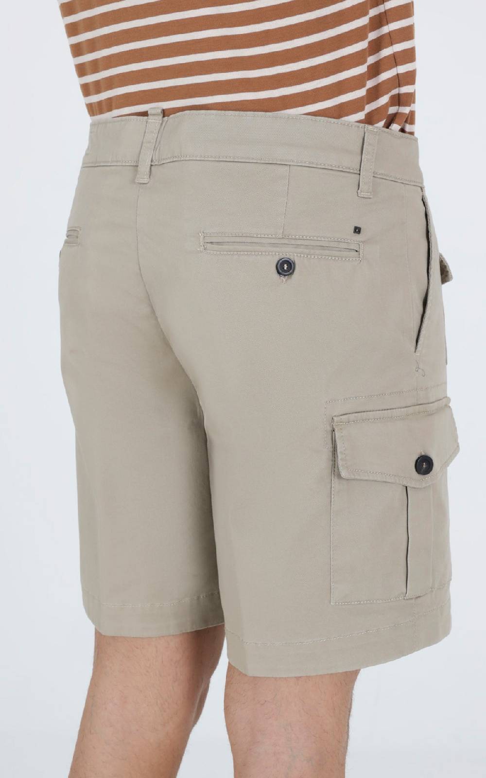 Outfit Italy Bermuda in gabardina con tasconi Saldi