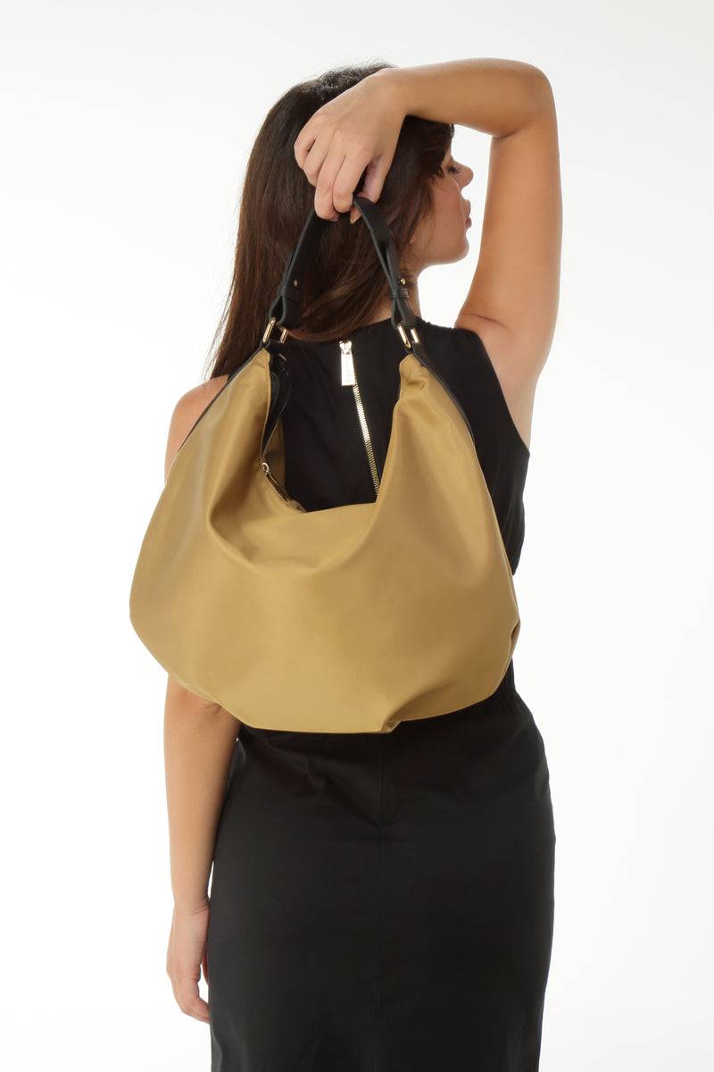 Paola T. Sacca in nylon con dettagli oro Sconto