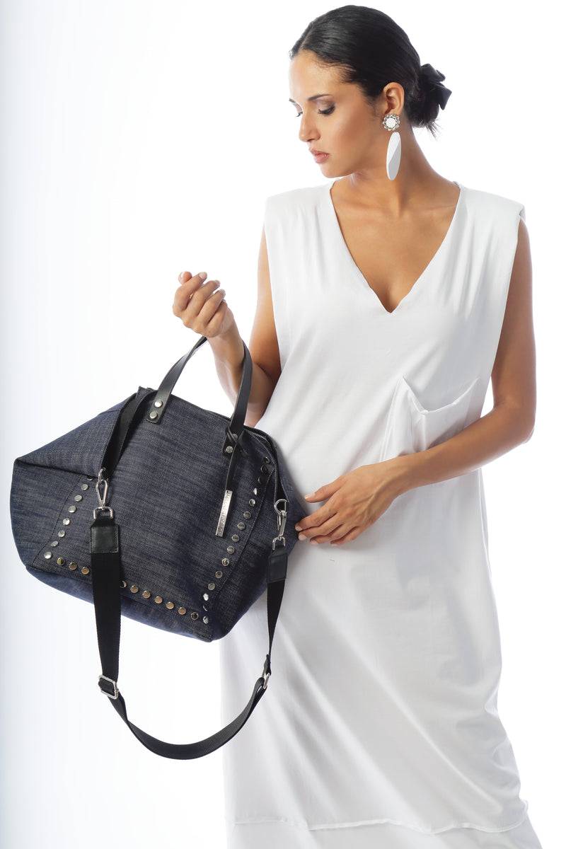 Paola T. Shopper medium con rivetti e pendente argento Saldi Di Fabbrica