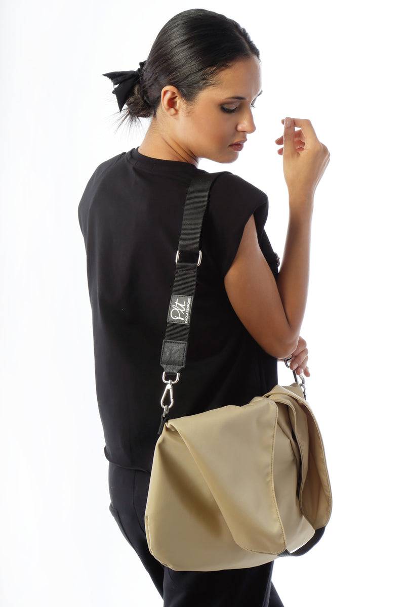 Paola T. Sacca hobo in nylon con dettagli oro Latest stili