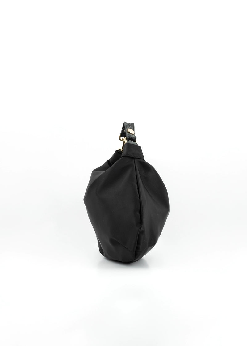 Paola T. Borsa a sacca in nylon con dettagli oro Promozione temporanea