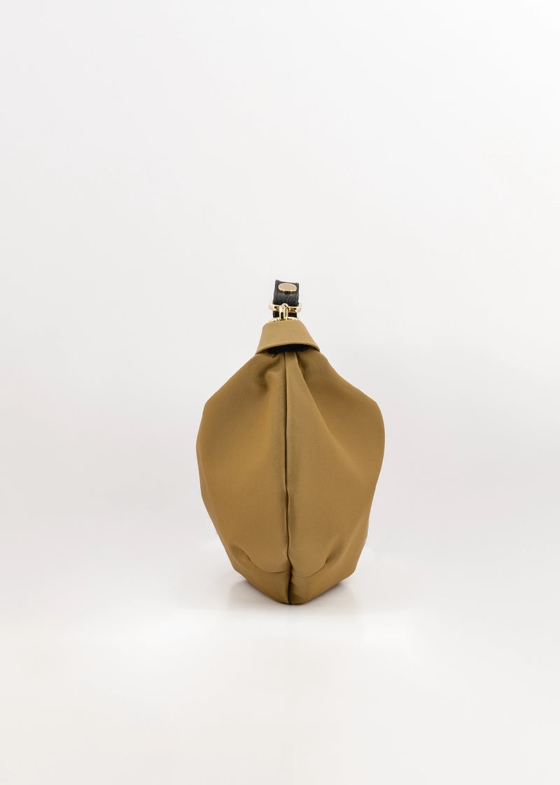 Paola T. Borsa a sacca in nylon con dettagli oro Fino al 50% di sconto