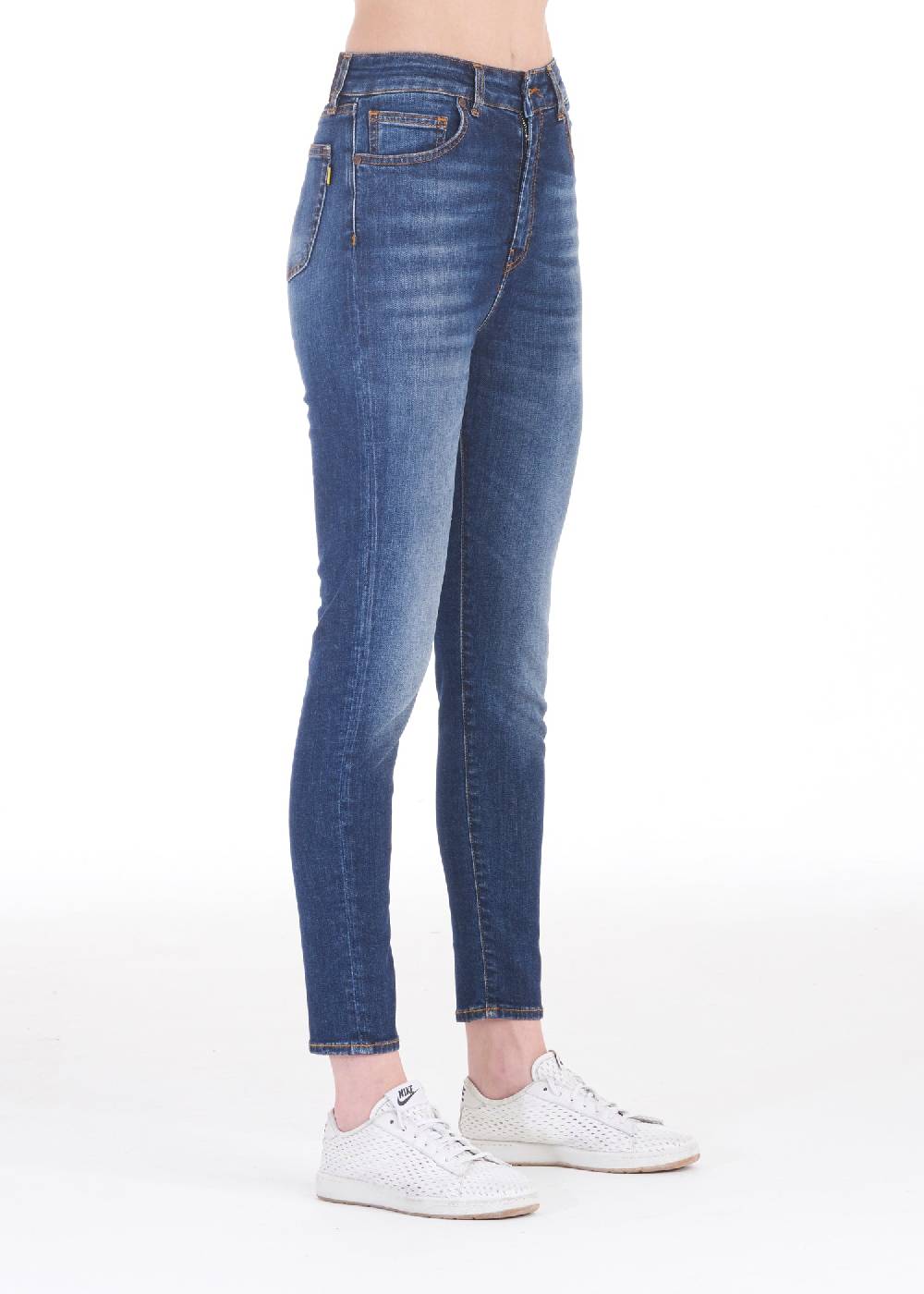 Pop84 Jeans vita alta slim fit modello Niky 2025