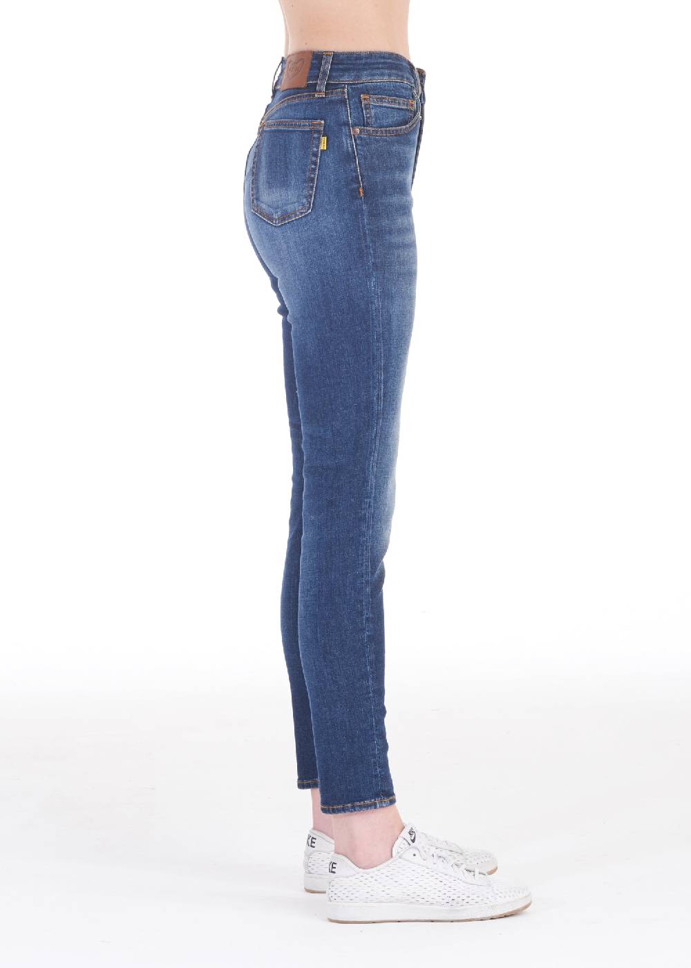 Pop84 Jeans vita alta slim fit modello Niky 2025