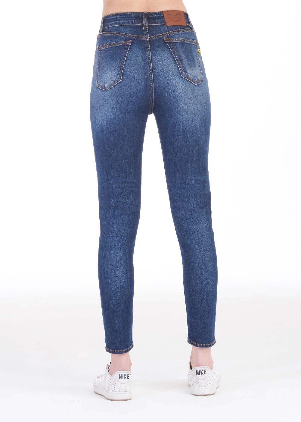 Pop84 Jeans vita alta slim fit modello Niky 2025