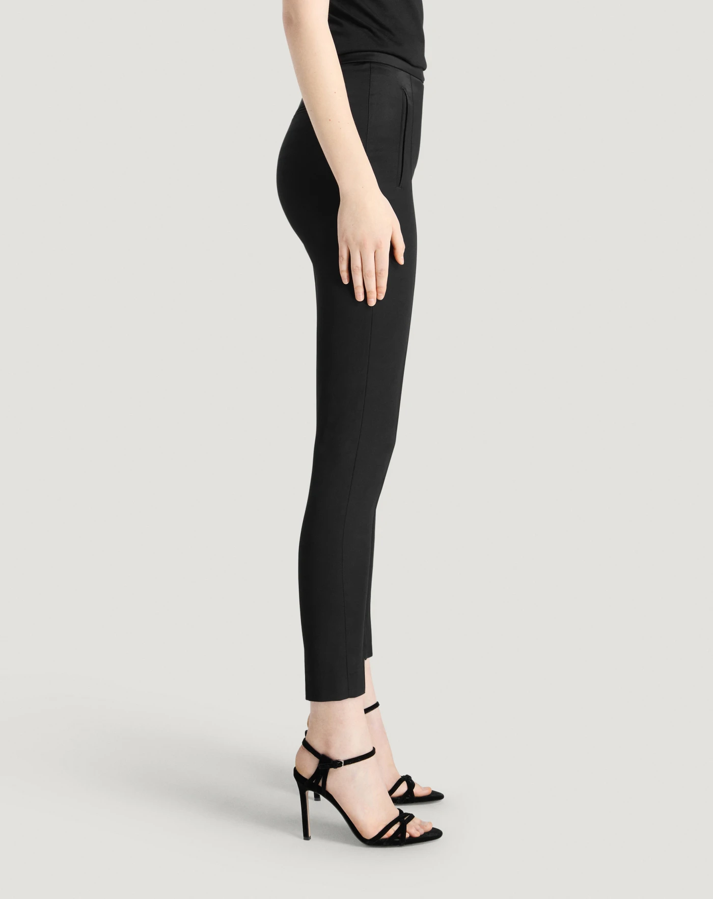Pt Torino Pantaloni Frida in satin fluido Acquista Ora