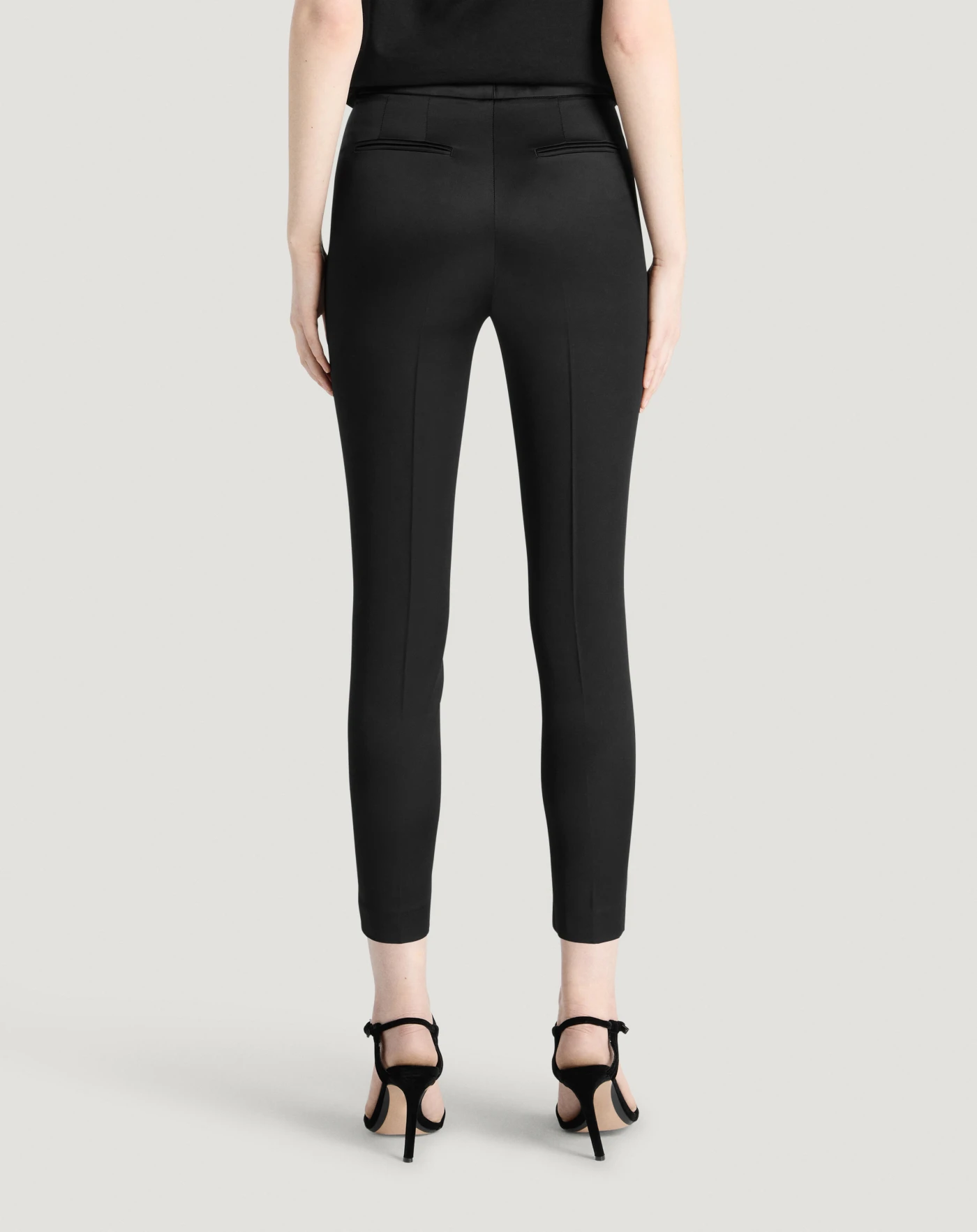Pt Torino Pantaloni Frida in satin fluido Acquista Ora