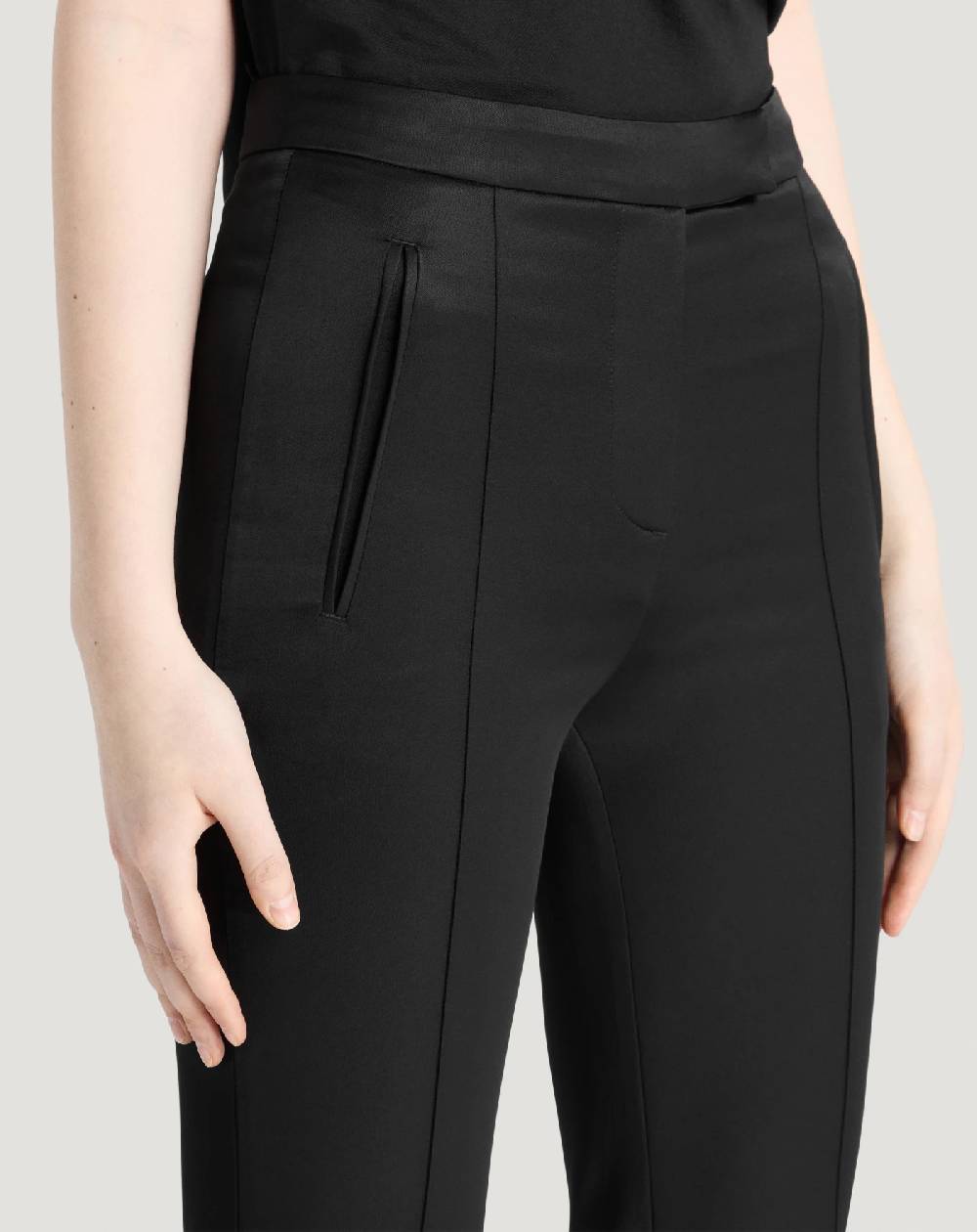 Pt Torino Pantaloni Frida in satin fluido Acquista Ora