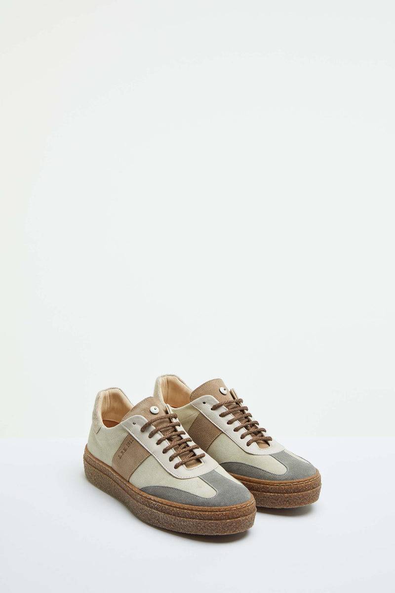Lubiam Sneaker stringate bianco latte dettagli in contrasto Sneaker stringate bianco latte dettagli in contrasto Fino Al -60%