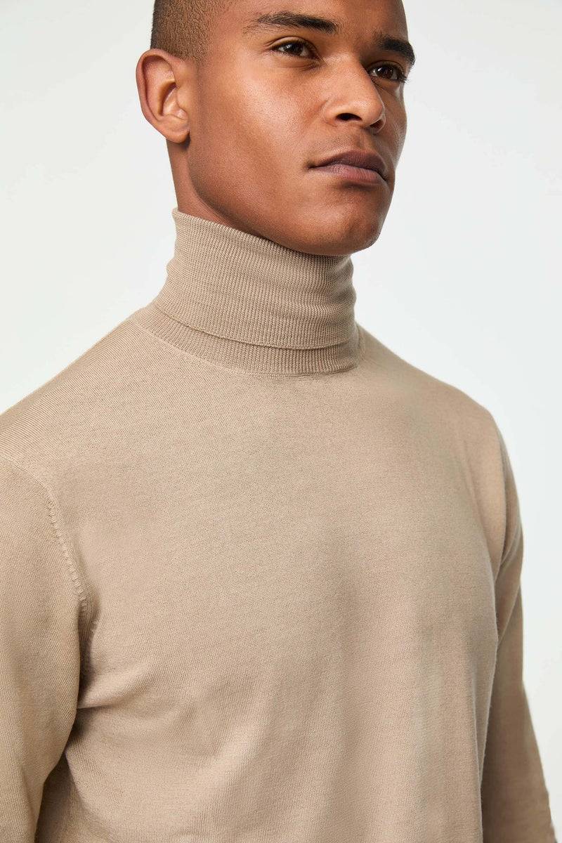 Lubiam Maglia dolcevita in lana leggera beige Maglia dolcevita in lana leggera beige Novità