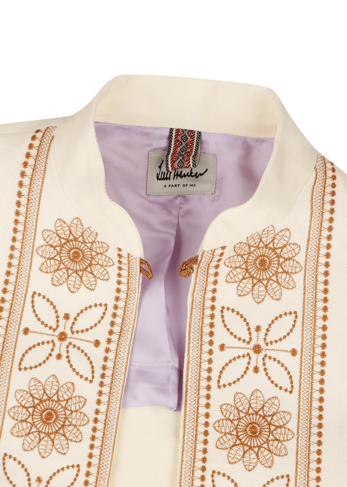 Luis Trenker Blazer corto con ricami e pompon modello Lurachele Prezzo Ridotto