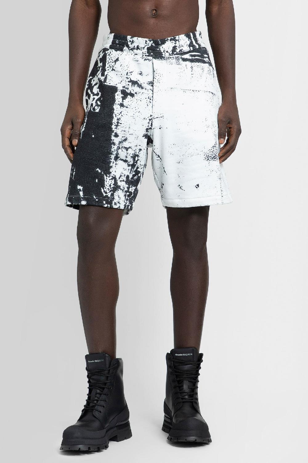 Antonioli ALEXANDER MCQUEEN MAN BLACK&WHITE SHORTS & SKIRTS Pezzi Unici