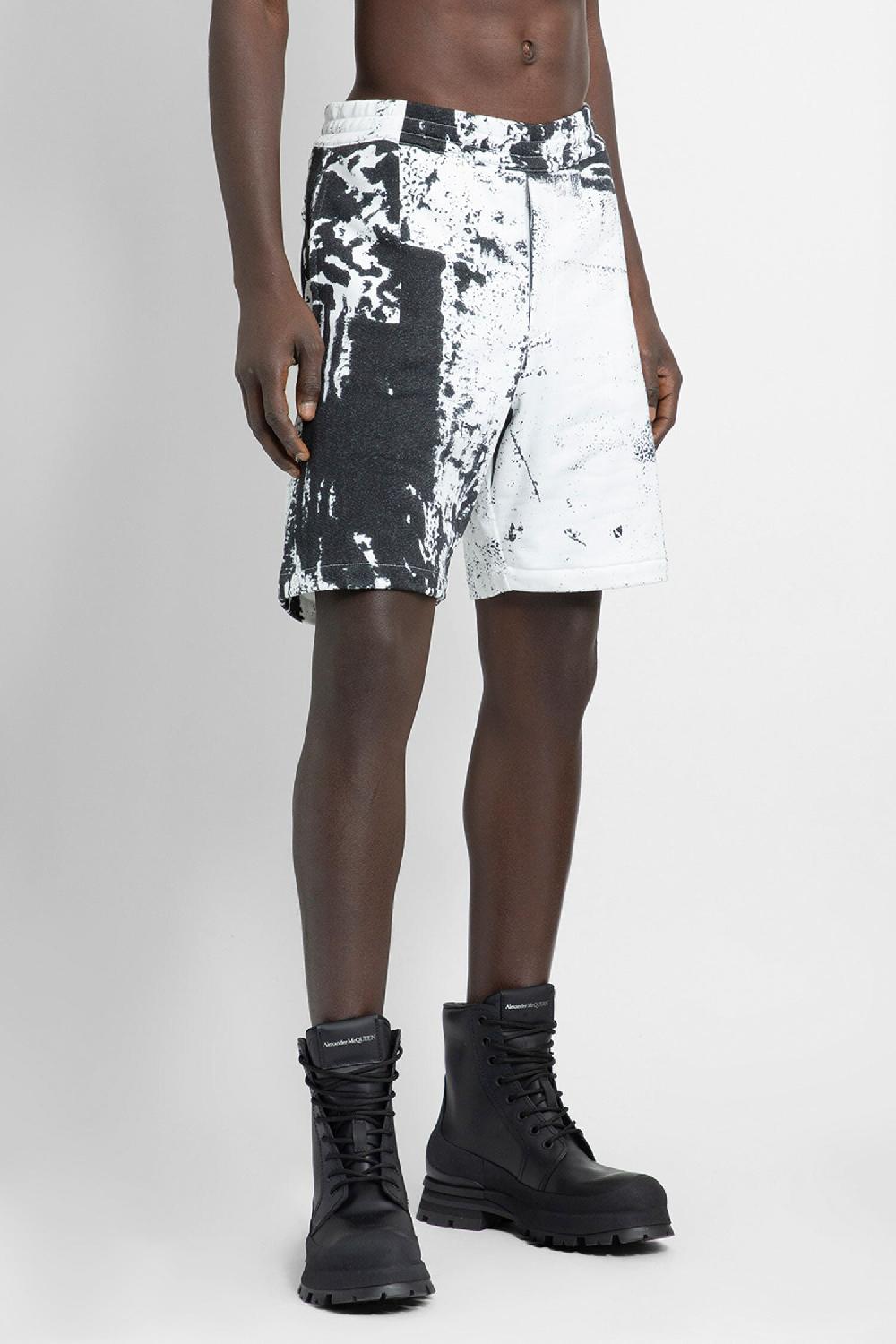 Antonioli ALEXANDER MCQUEEN MAN BLACK&WHITE SHORTS & SKIRTS Pezzi Unici