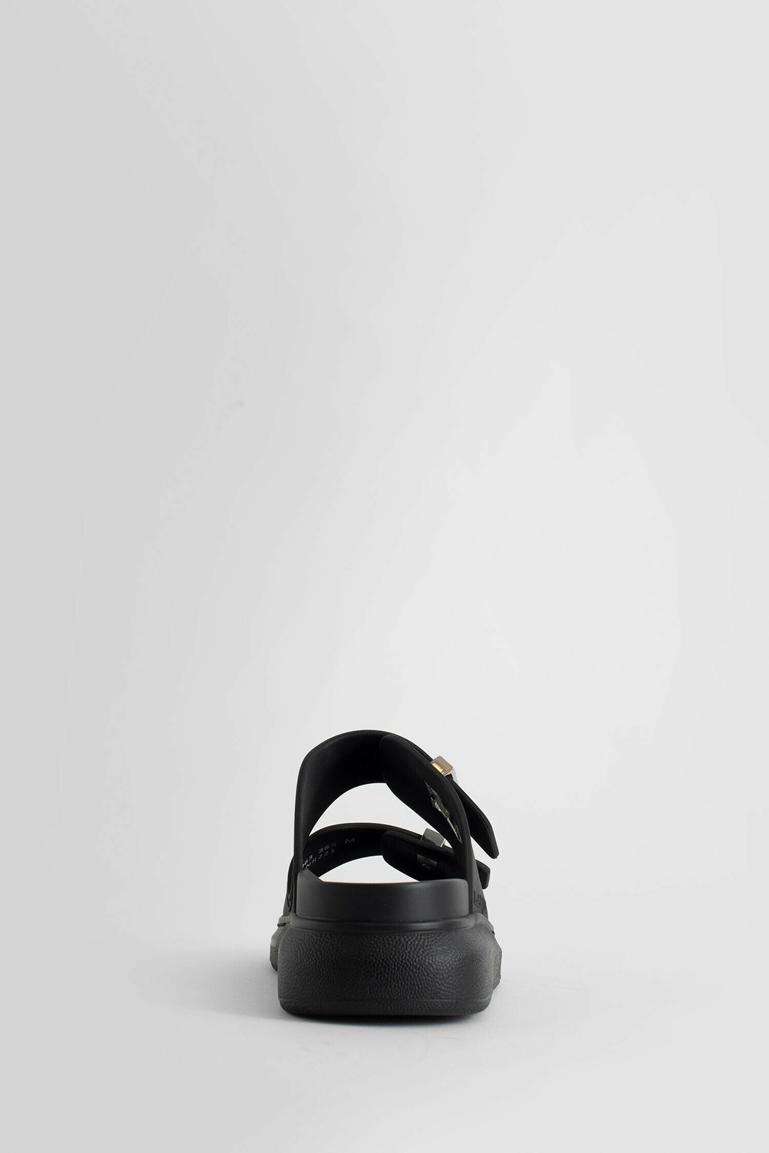Antonioli ALEXANDER MCQUEEN WOMAN BLACK SANDALS & SLIDES Prezzo Ridotto