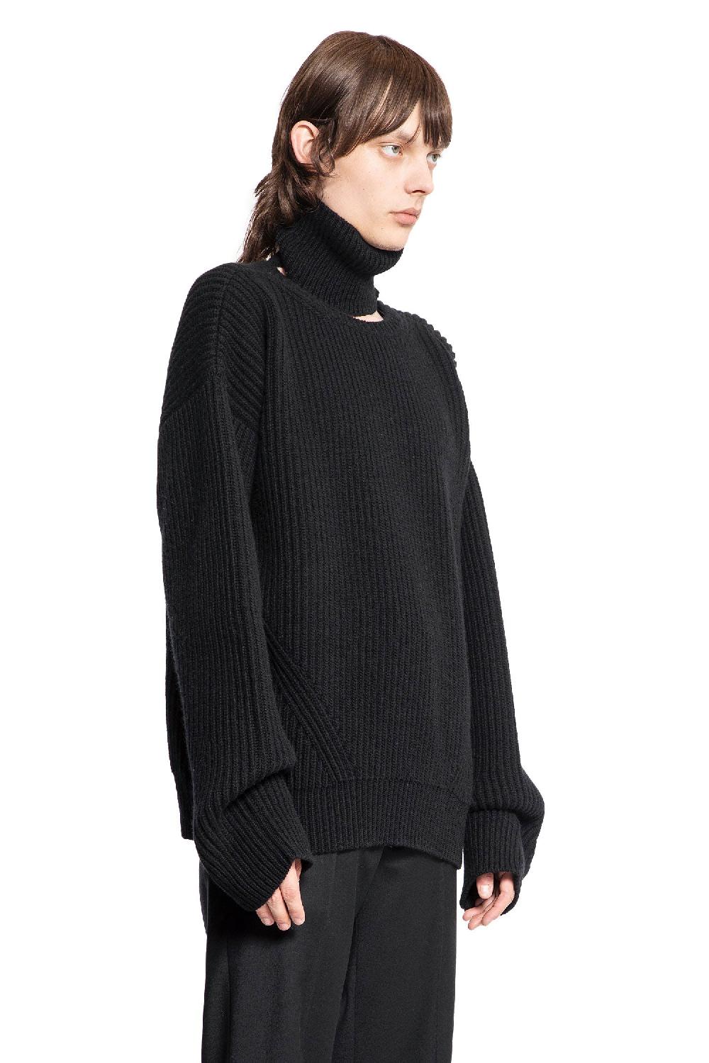 Antonioli ANN DEMEULEMEESTER MAN BLACK KNITWEAR Fino al 55% di sconto