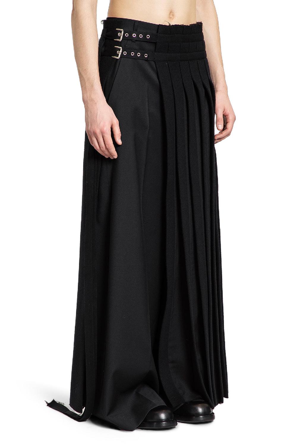 Antonioli ANN DEMEULEMEESTER MAN BLACK SHORTS & SKIRTS Black Friday Prezzi