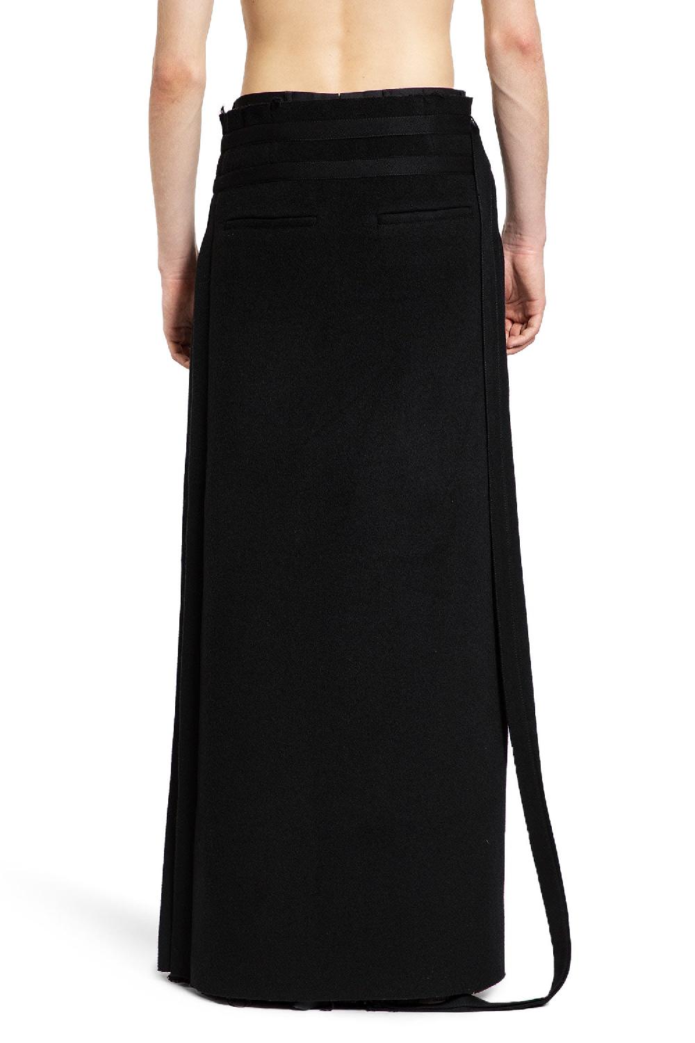 Antonioli ANN DEMEULEMEESTER MAN BLACK SHORTS & SKIRTS Black Friday Prezzi