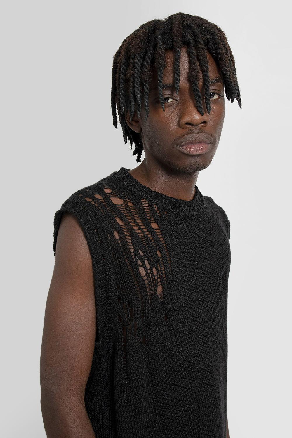 Antonioli ANN DEMEULEMEESTER MAN BLACK VESTS Novità