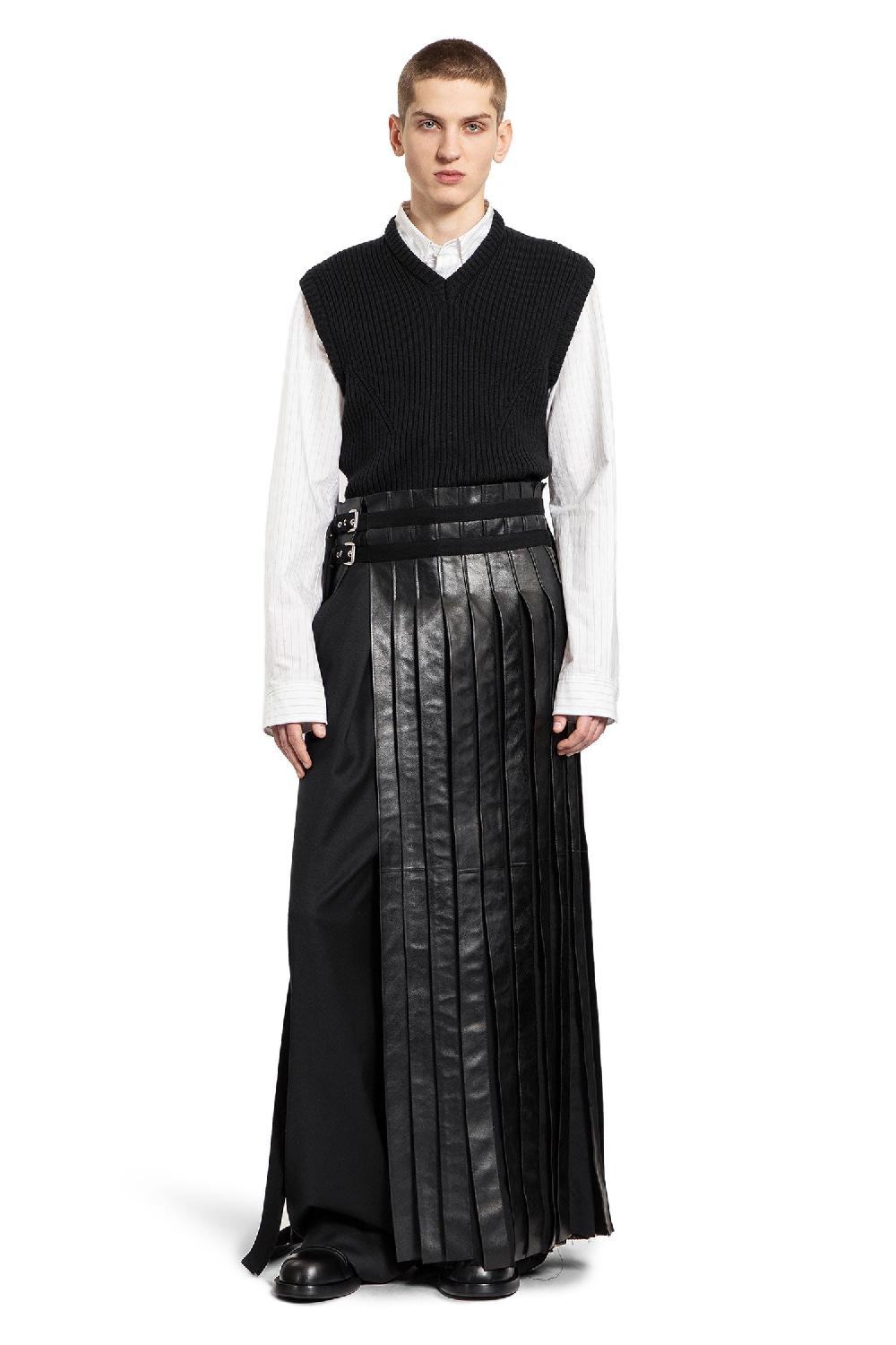 Antonioli ANN DEMEULEMEESTER MAN BLACK&WHITE SHIRTS Offerta