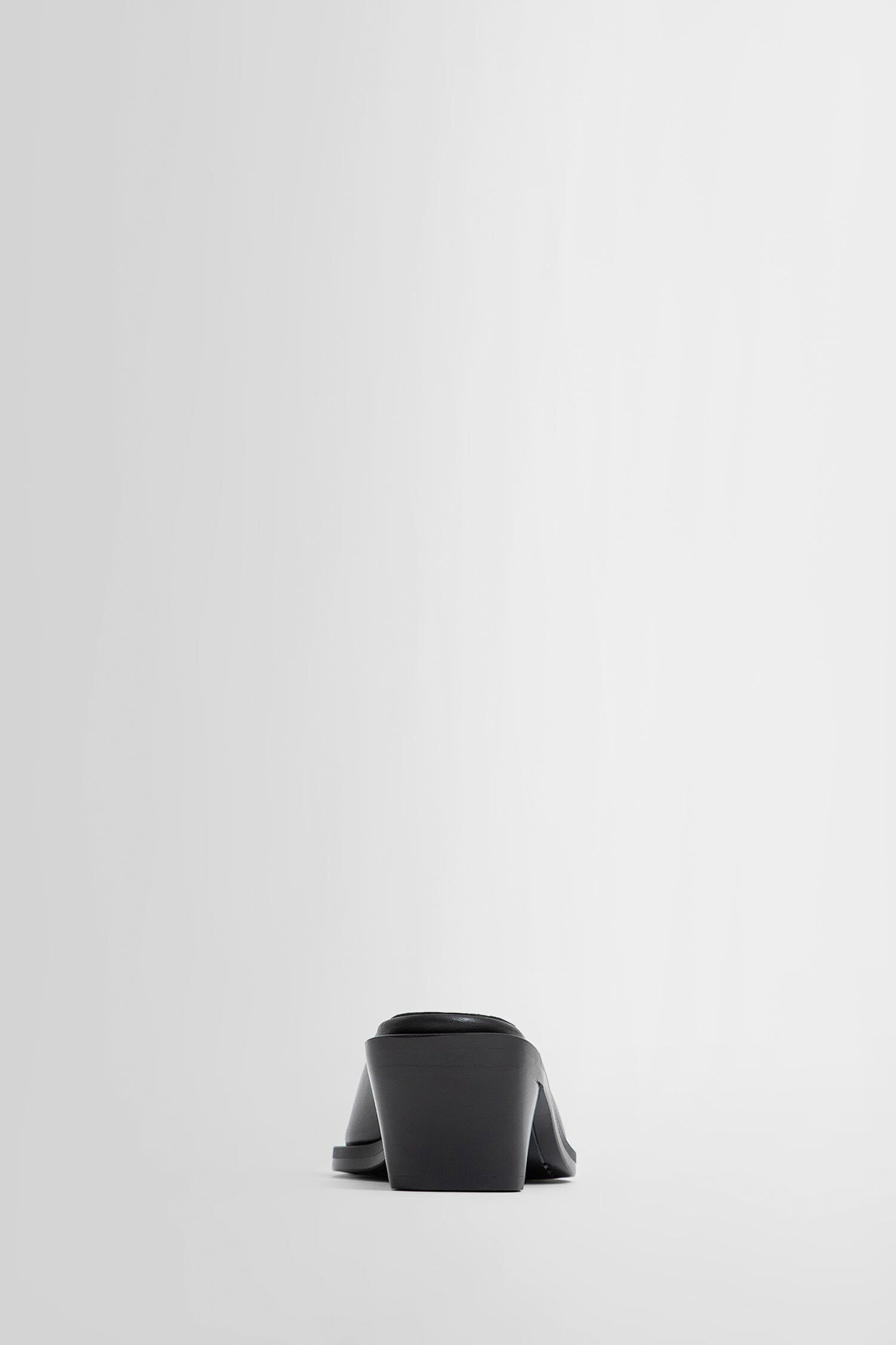 Antonioli ANN DEMEULEMEESTER WOMAN BLACK MULES Hotsell