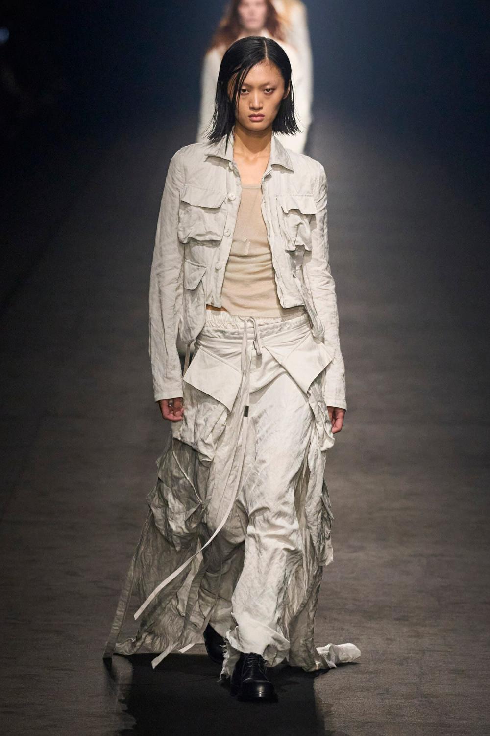 Antonioli ANN DEMEULEMEESTER WOMAN WHITE SHORTS Officina