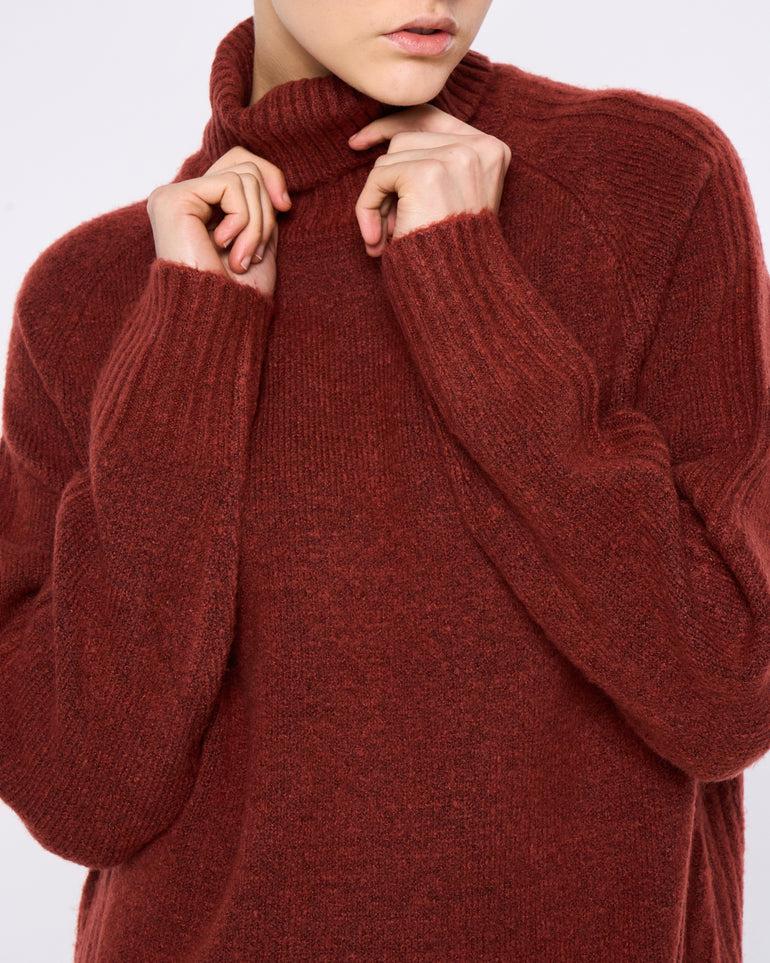 Silvian Heach Abito in maglia Affare Del Giorno