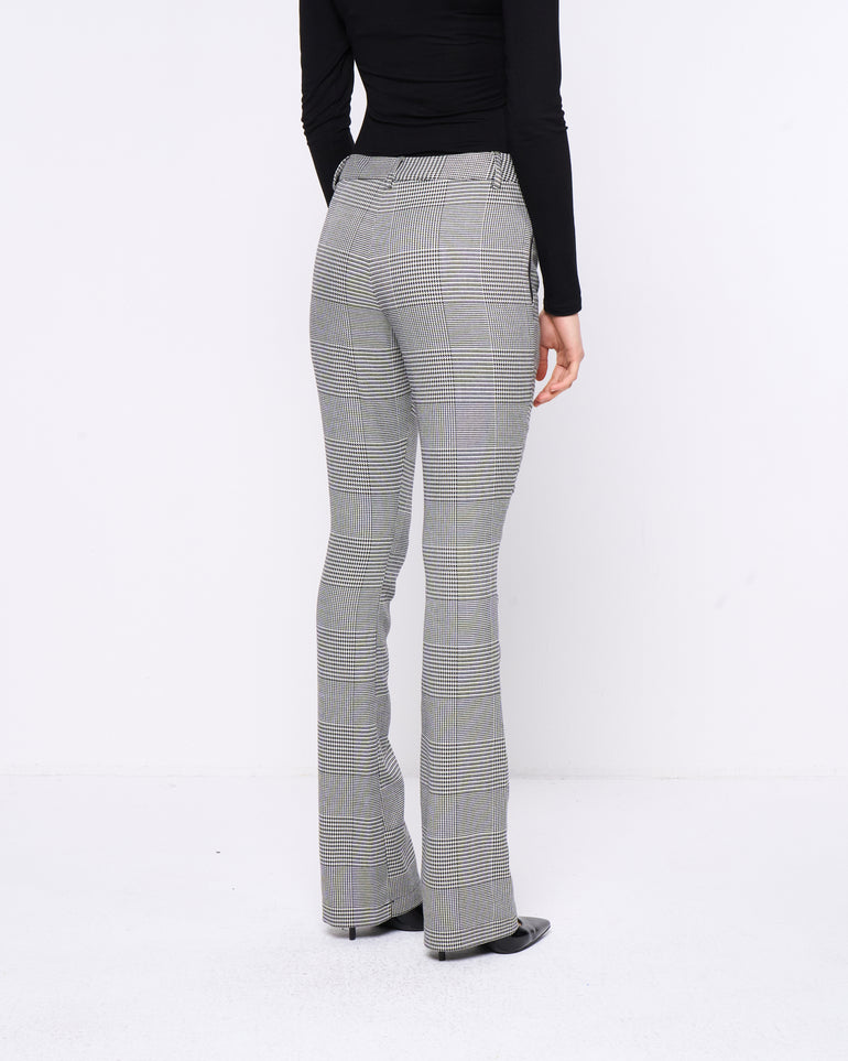 Silvian Heach Pantaloni flare a quadri Offerta