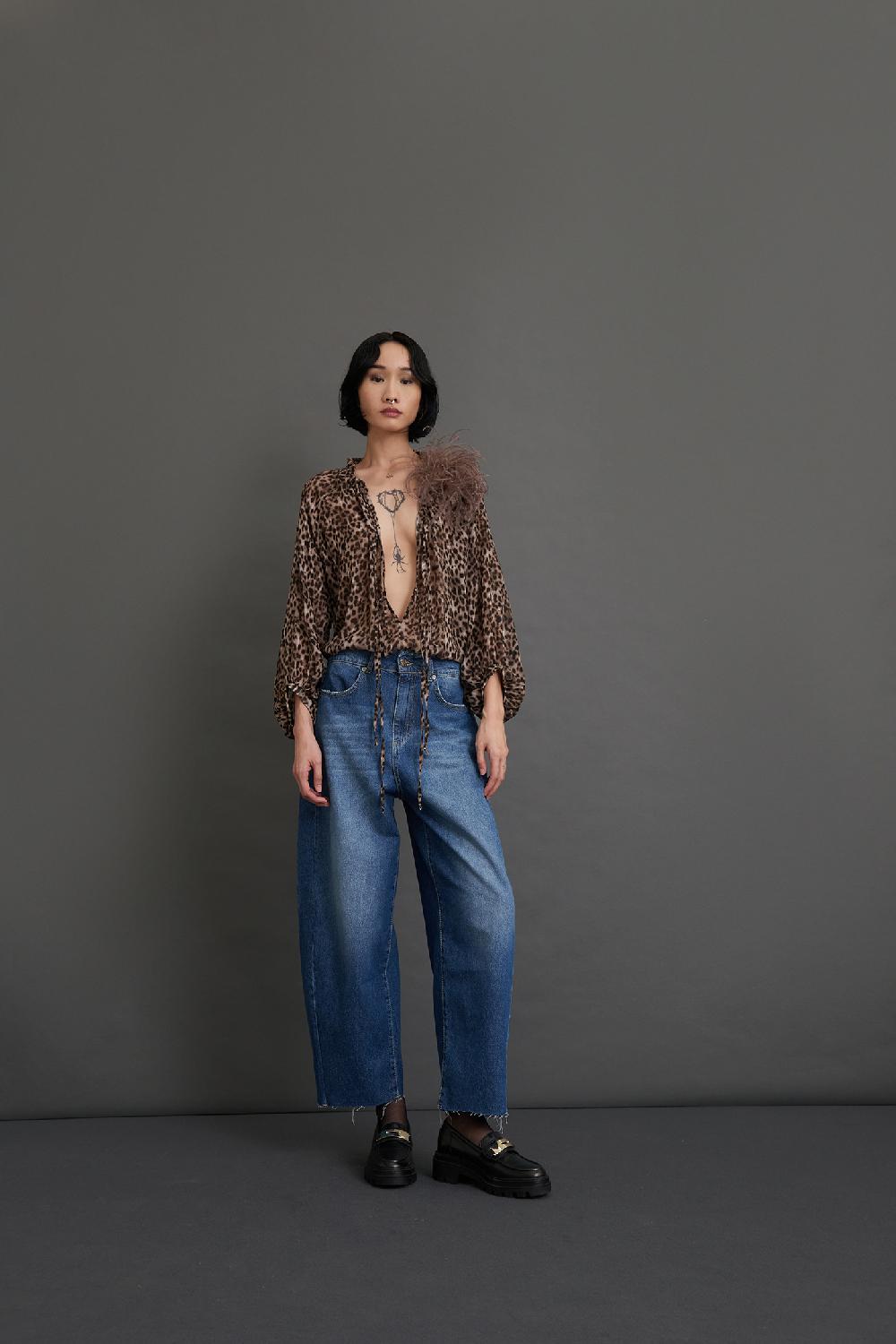 Soallure JEANS A CAROTA OVER FIT TAGLIO VIVO In Saldo