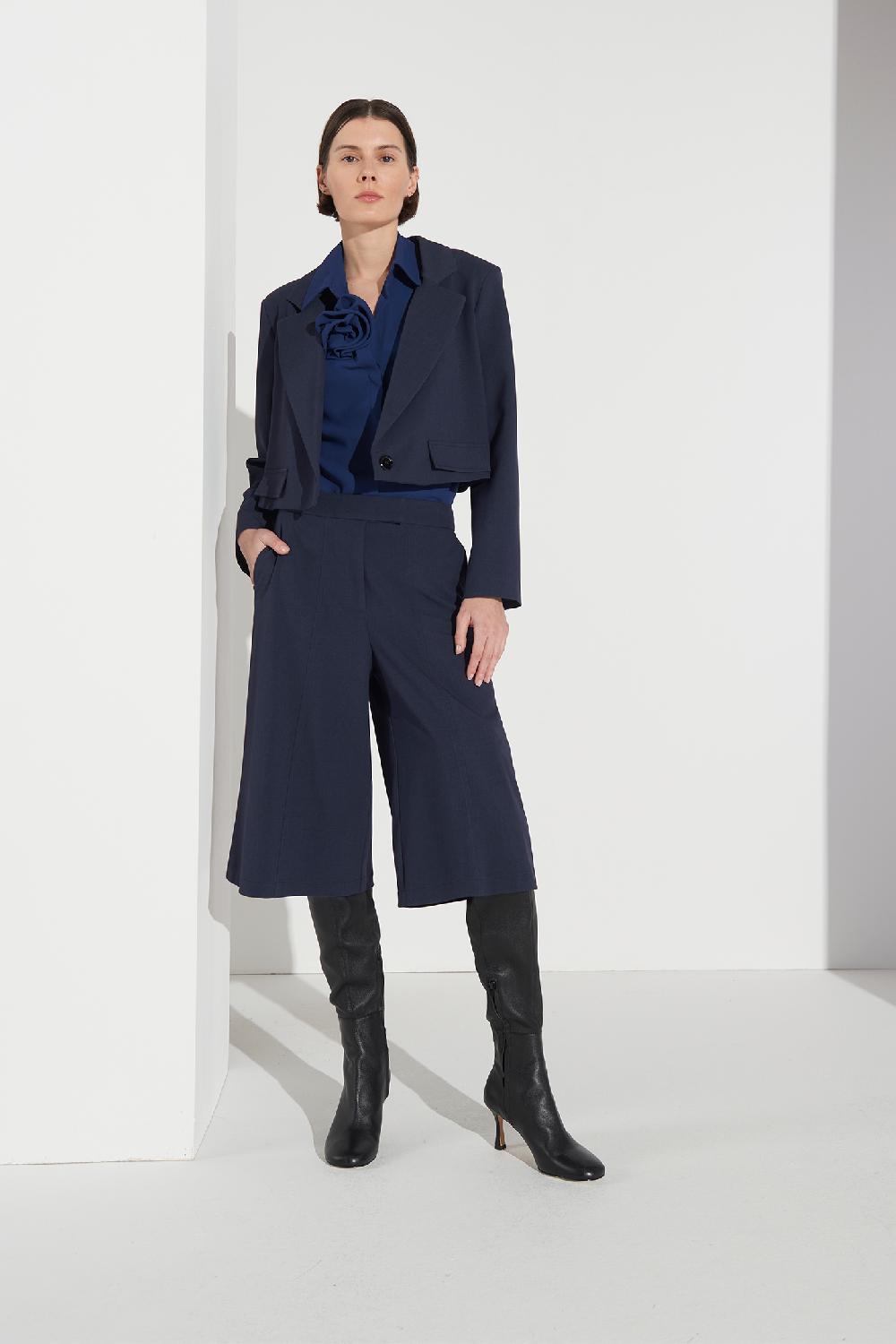 Soallure CAMICIA IN GEORGETTE CON DETTAGLIO ROSA Consegna Veloce