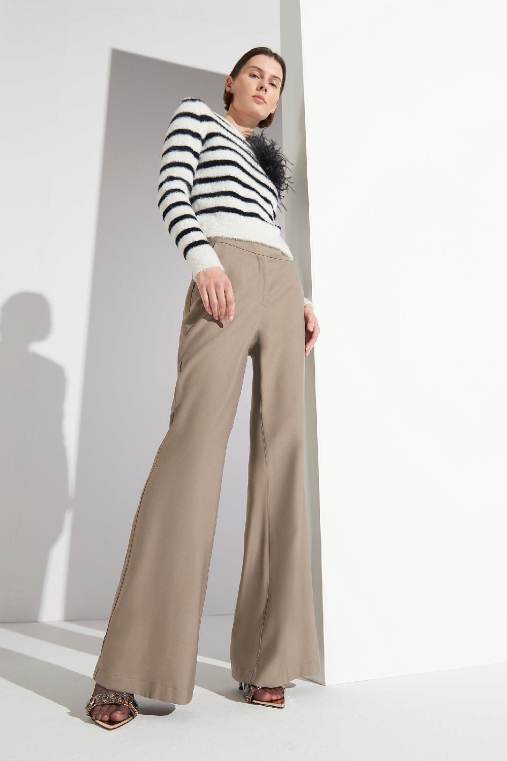 Soallure PANTALONE FLARE IN TENCEL Vendita Calda