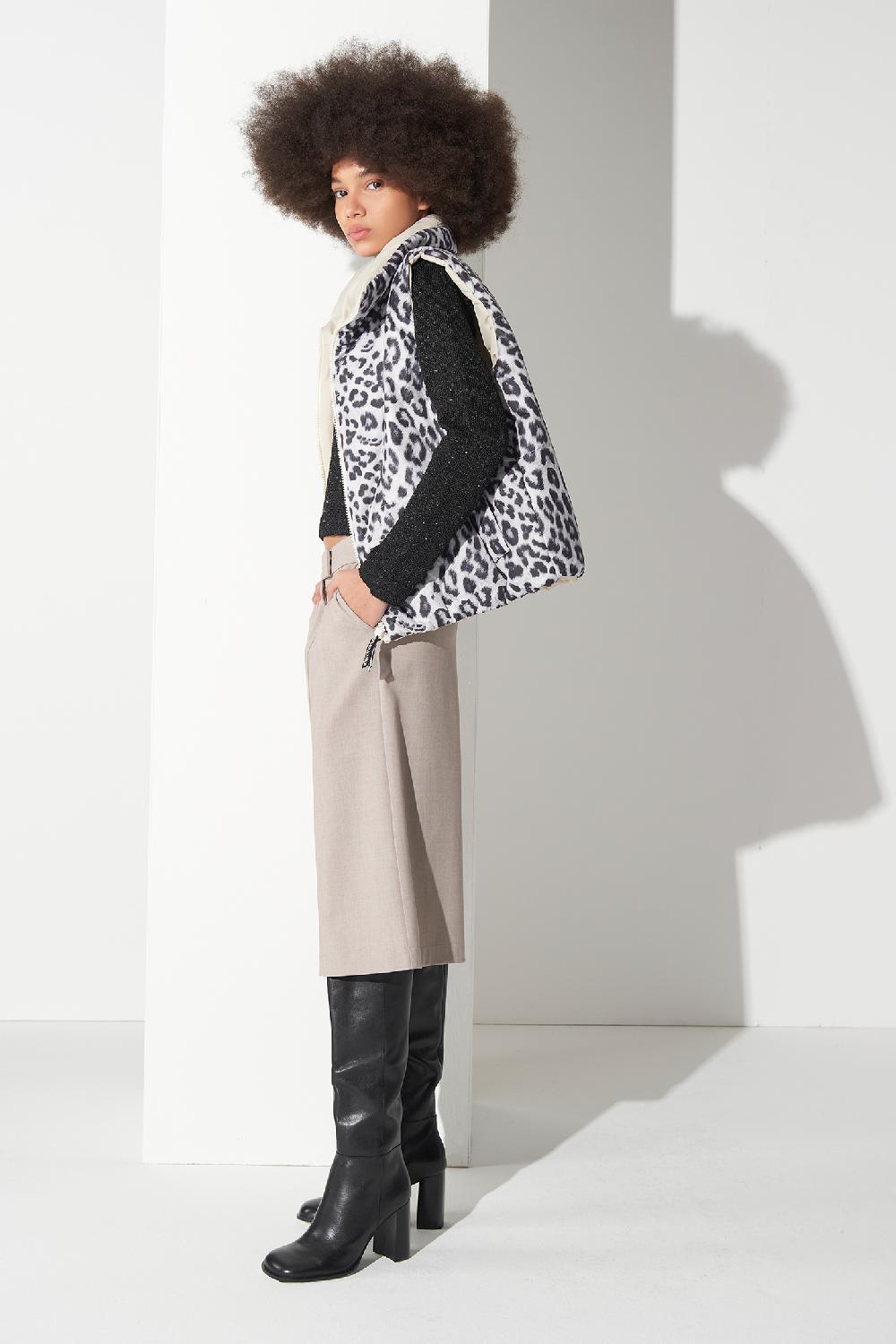Soallure PIUMINO GILET CON STAMPA LEOPARDATA Negozi Online