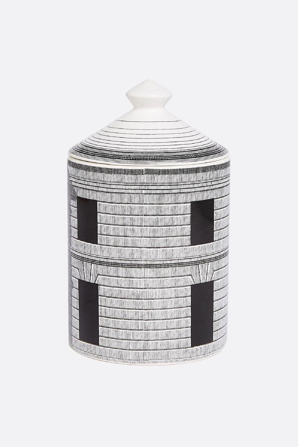 FORNASETTI candela profumata Se Poi con Decoro Architettura Negozio