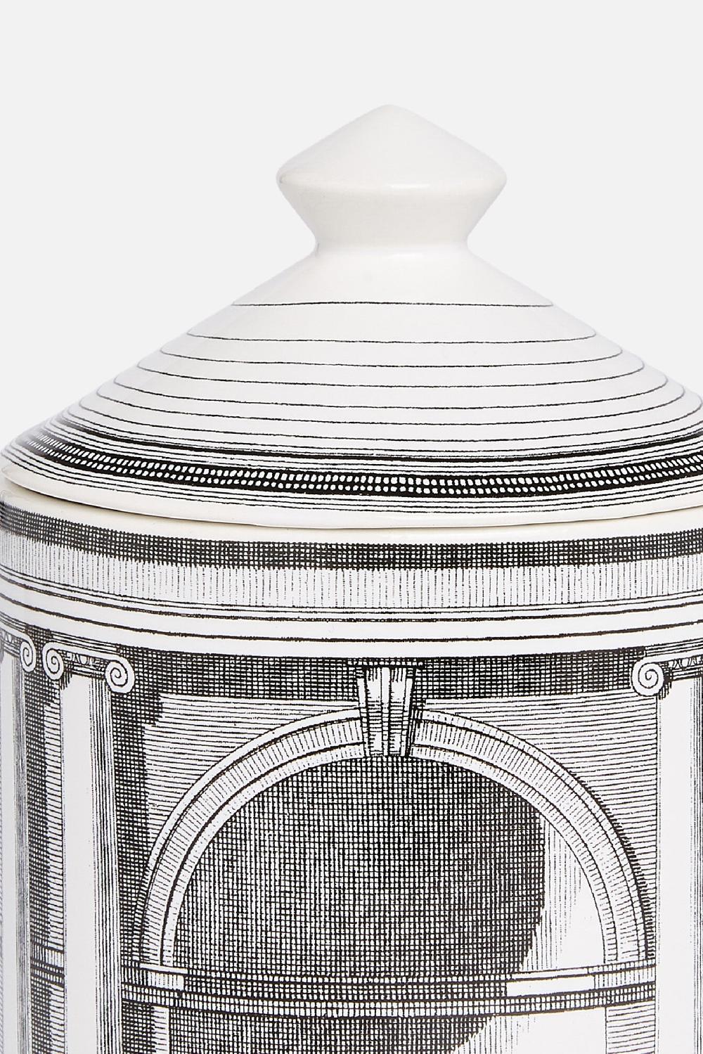 FORNASETTI candela profumata Se Poi con Decoro Architettura Negozio