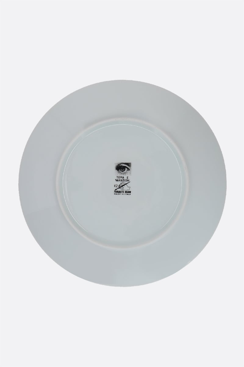 FORNASETTI piatto Tema e Variazioni N° 62 in porcellana Affare Del Giorno