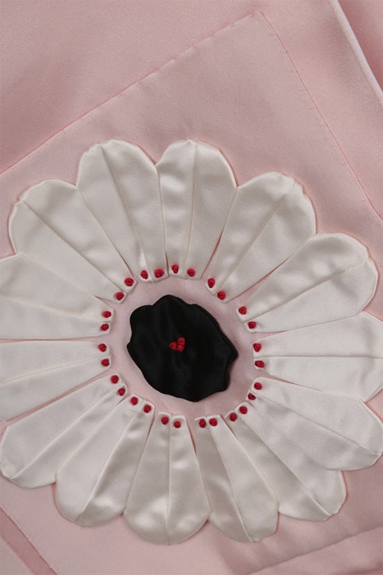 PRADA stola in raso di seta patch fiore Promozione Limitata