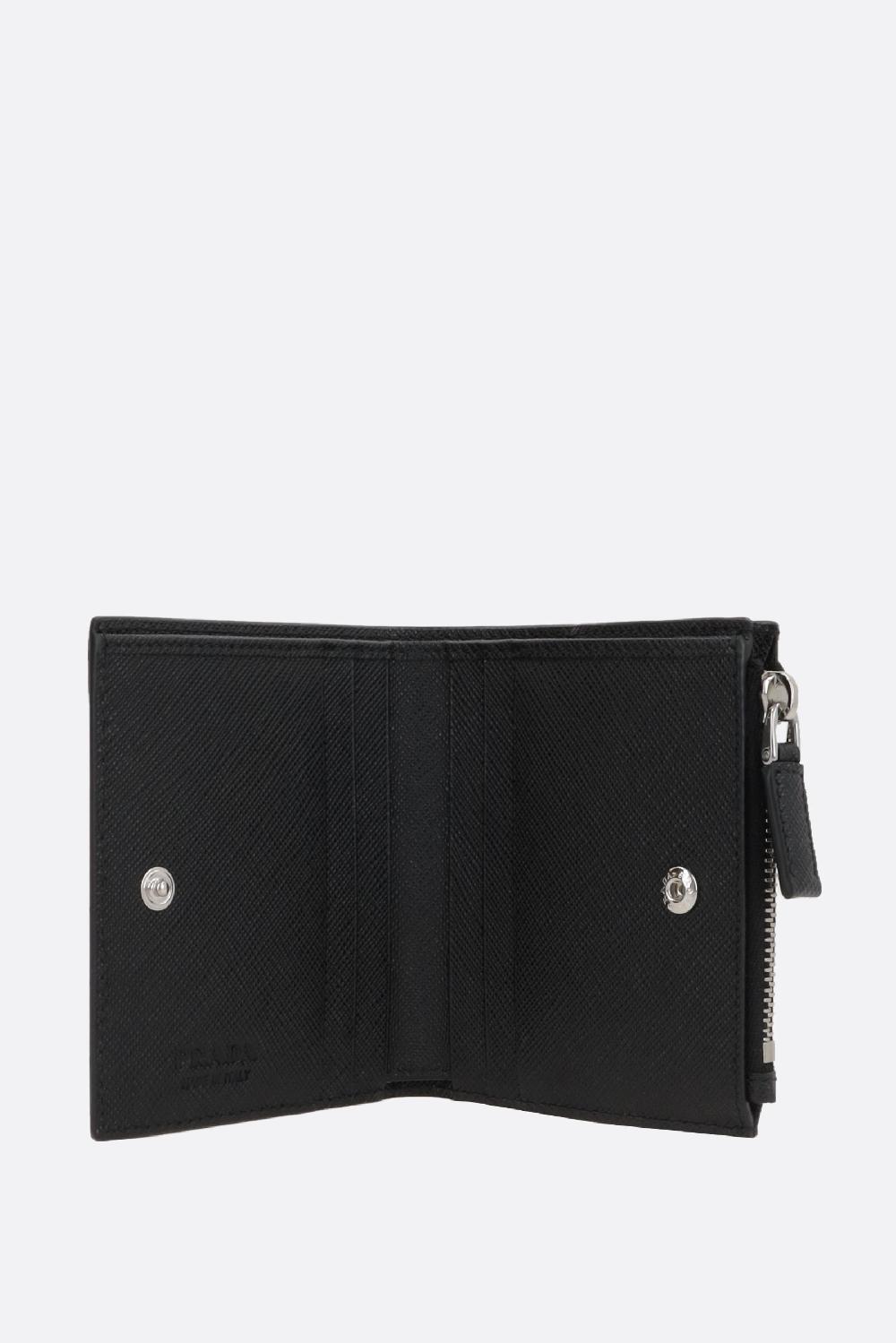 PRADA portafogli compatto in pelle Saffiano Offerte