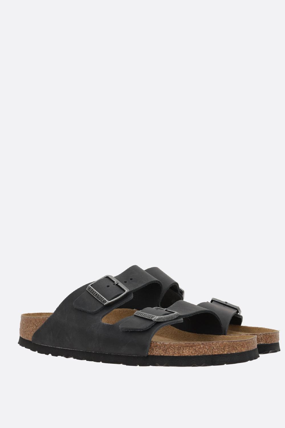 BIRKENSTOCK sandalo flat Arizona BS in pelle oliata (Narrow Fit) 2025