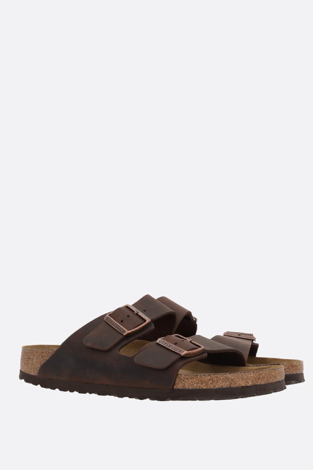 BIRKENSTOCK sandalo flat Arizona BS in pelle oliata (Narrow Fit) In Linea