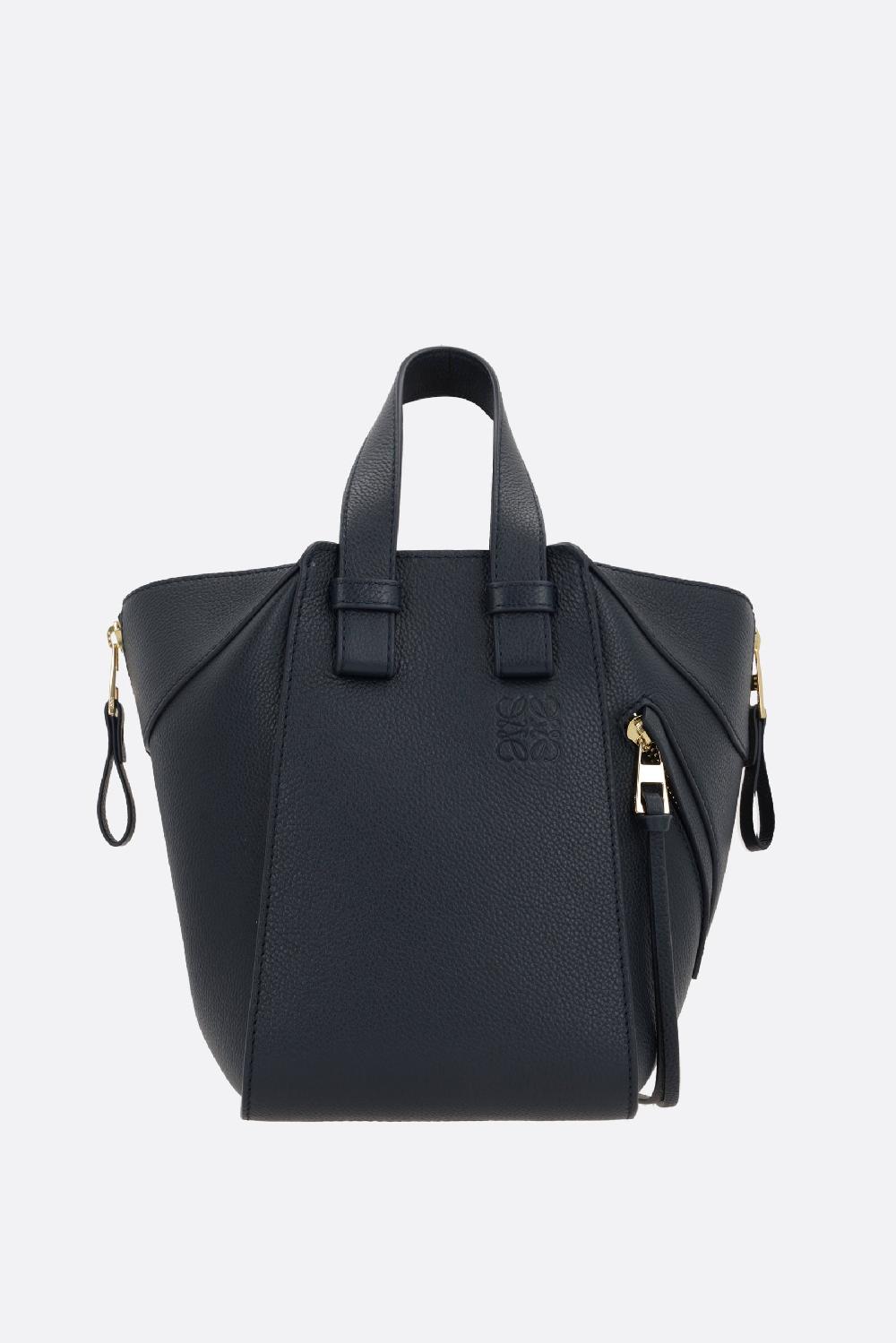 LOEWE borsa compatta Hammock in pelle martellata 2025