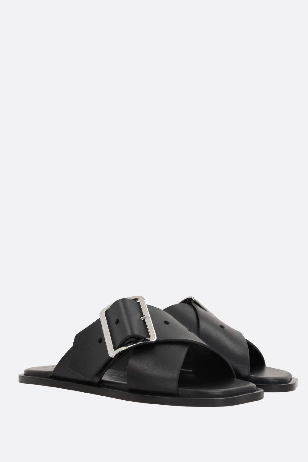 LOEWE sandalo flat Petal Belt in pelle liscia Vendita