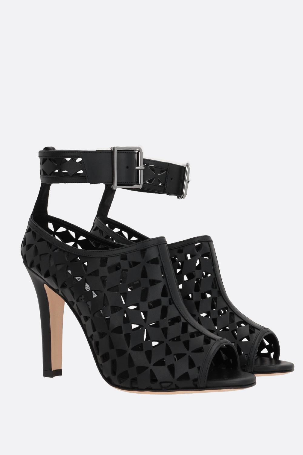 MANOLO BLAHNIK sandalo Tingah in pelle laserata Online