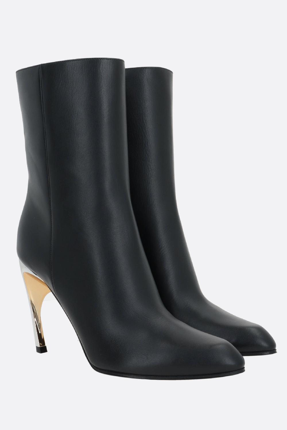 ALEXANDER McQUEEN stivaletto Armadillo in pelle liscia 2025