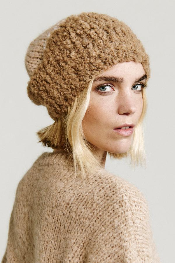 Transit Par Such Berretto tricot in filato di alpaca naturale con texture bouclè | 1013 – Transit Nuova